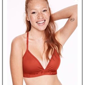 PINK • Ultimate Lightly Lined Sports Bra